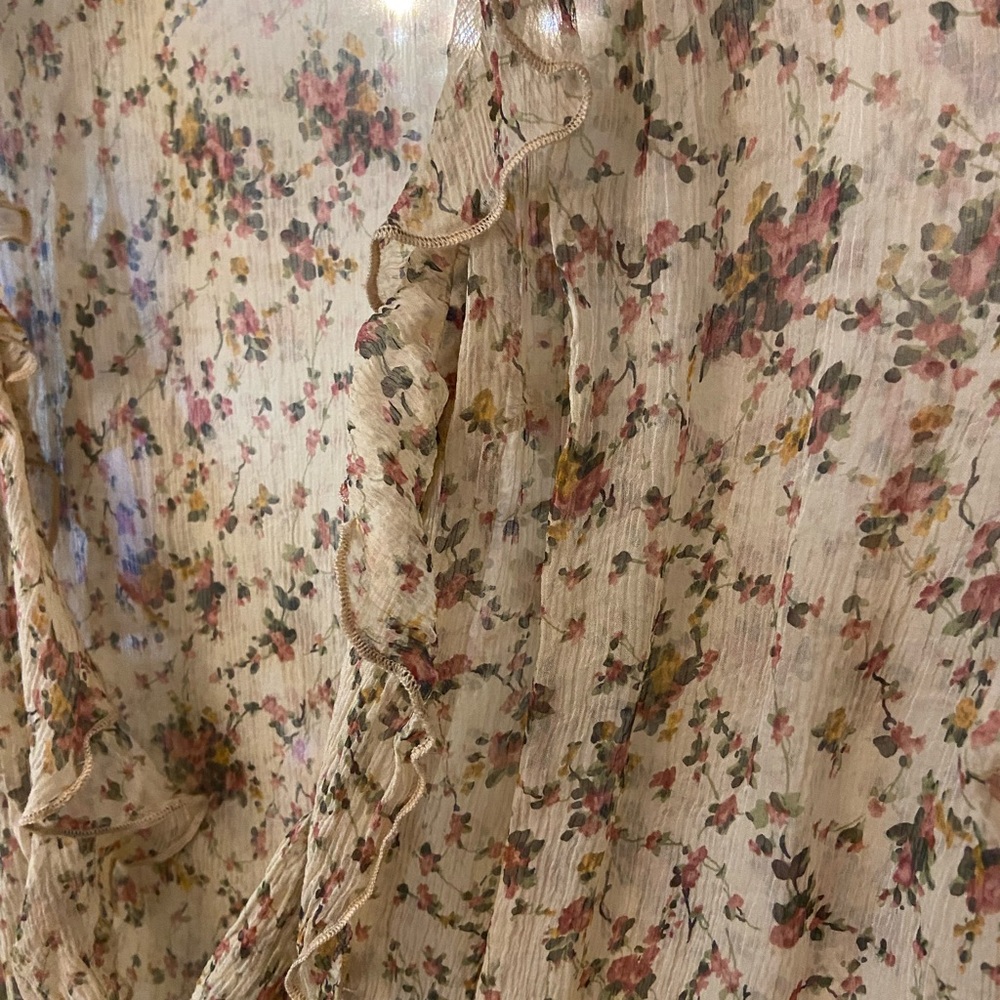 EUC Guess 100% silk vintage floral blouse - Picture 8 of 10
